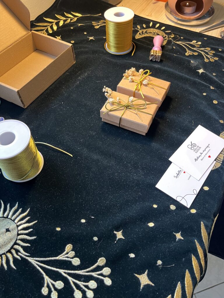 Créations emballées, prêtes à partir de l'atelier